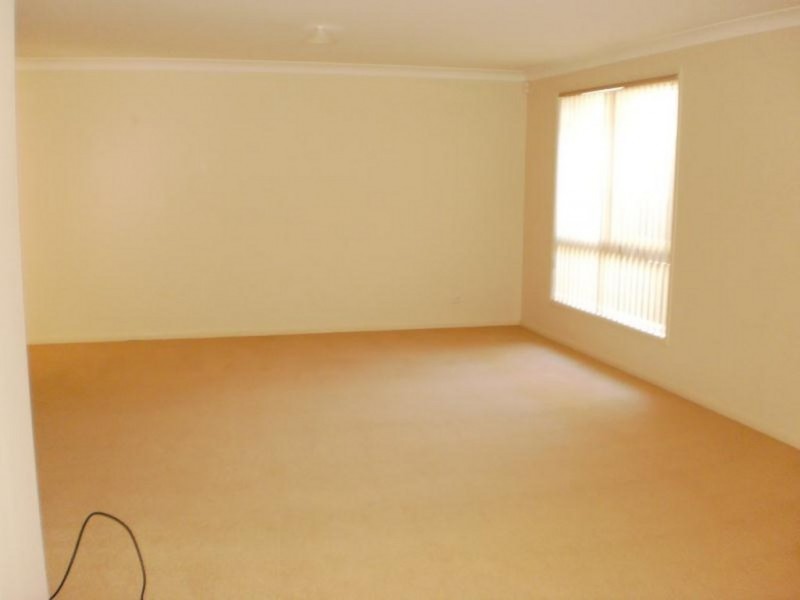 6 Dampier Place, Sunshine Bay NSW 2536