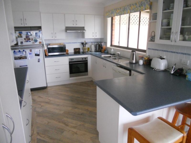 49 Cook Avenue, Surf Beach NSW 2536