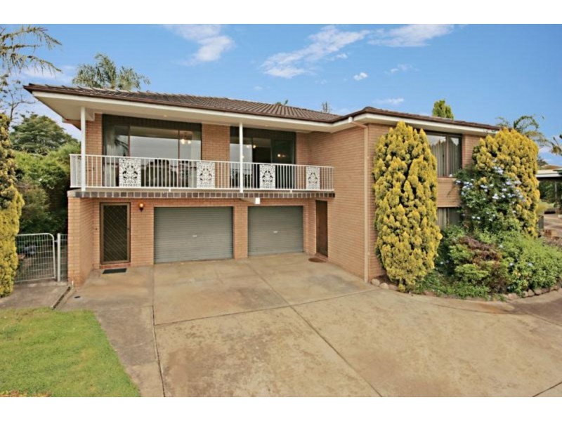 11 Lockyersleigh Avenue, Batehaven NSW 2536