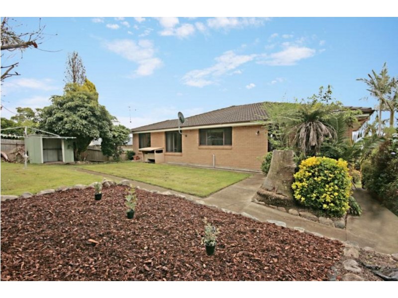 11 Lockyersleigh Avenue, Batehaven NSW 2536