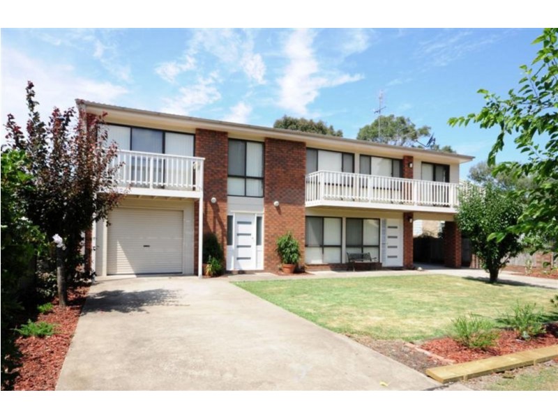 4 Blue Gum Parade, Maloneys Beach NSW 2536