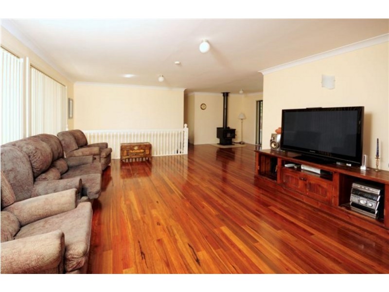 4 Blue Gum Parade, Maloneys Beach NSW 2536