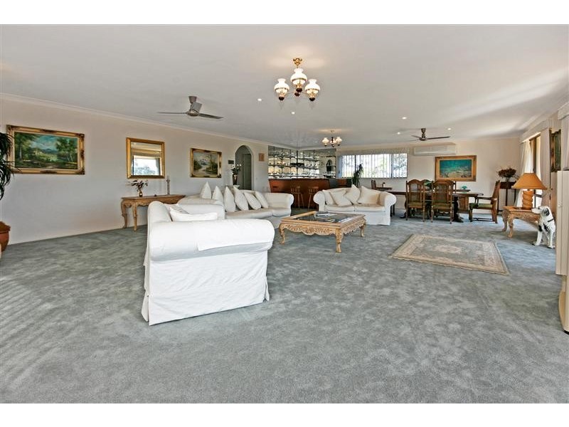 22 Cors Pde, North Batemans Bay NSW 2536