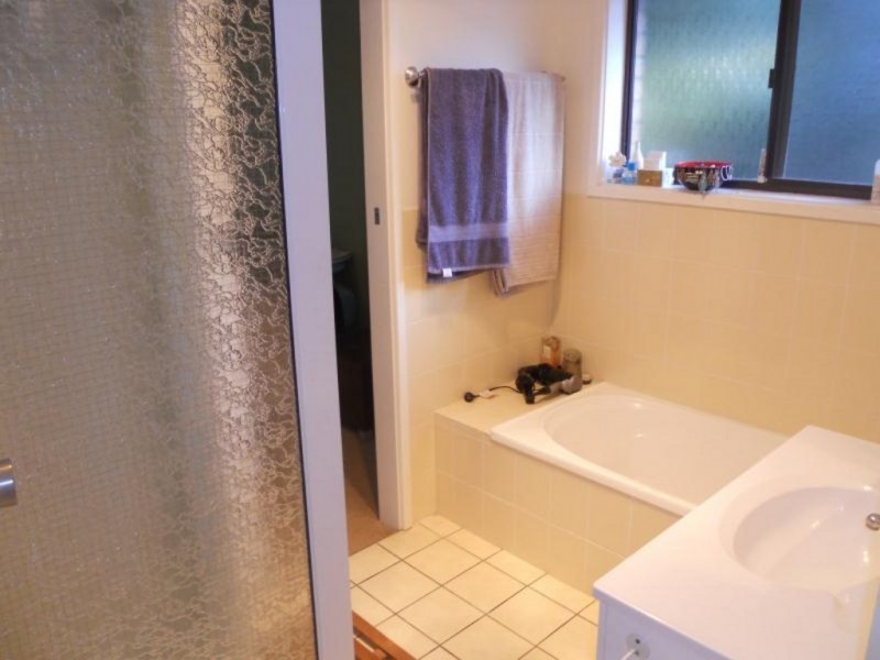 27 Catalina Drive, Batemans Bay NSW 2536