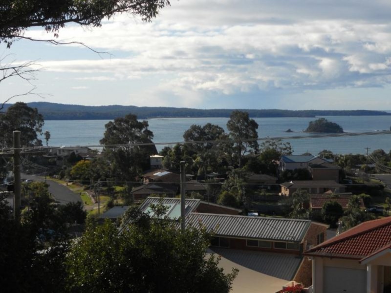 82 Vista Avenue, Batemans Bay NSW 2536