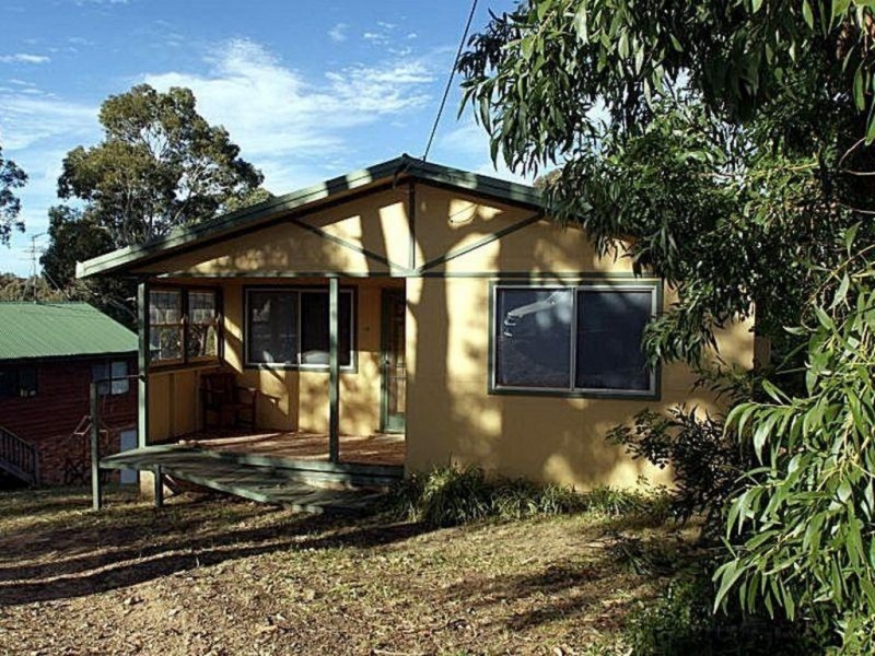 12 Berrima Parade, Surfside NSW 2536