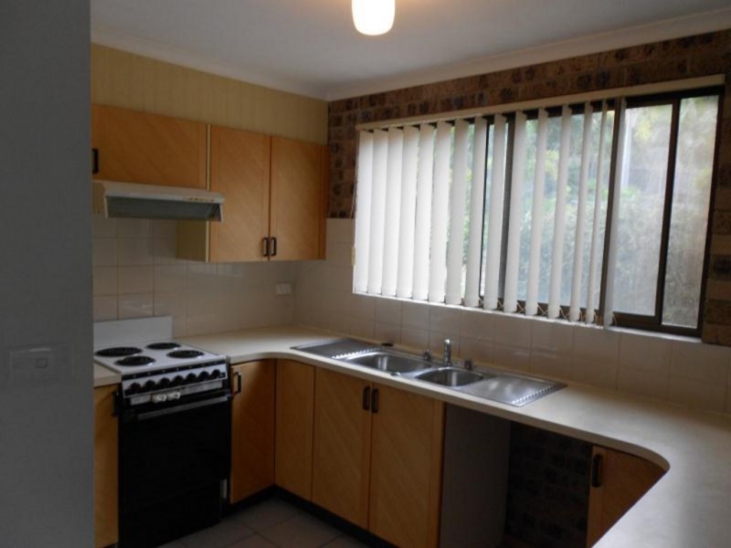 2/4 Berry Place, Surf Beach NSW 2536