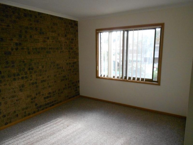 2/4 Berry Place, Surf Beach NSW 2536