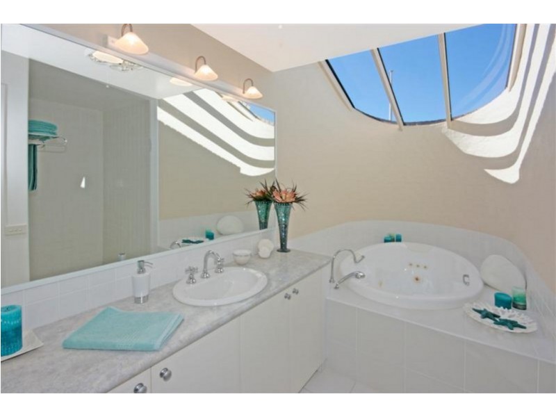 25 Parker Avenue, Surf Beach NSW 2536