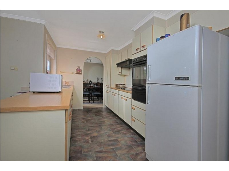 5 Caley Place, Sunshine Bay NSW 2536