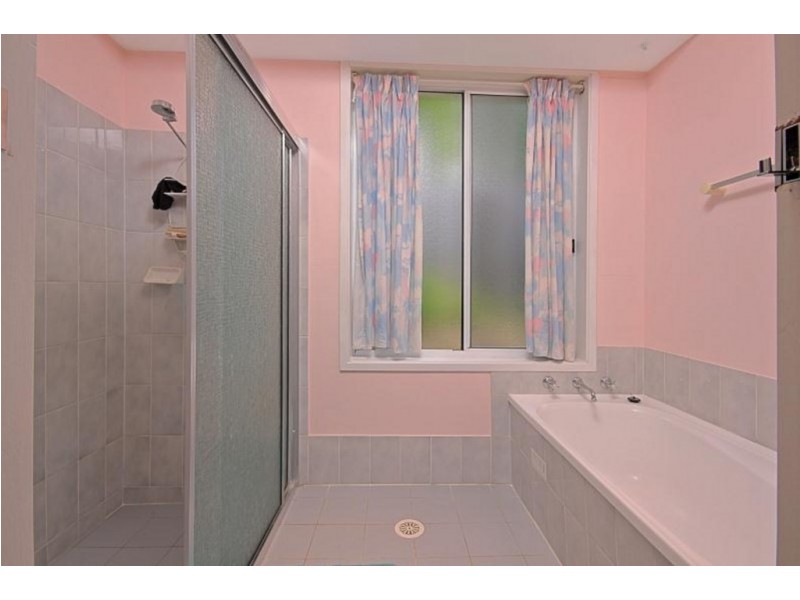 5 Caley Place, Sunshine Bay NSW 2536