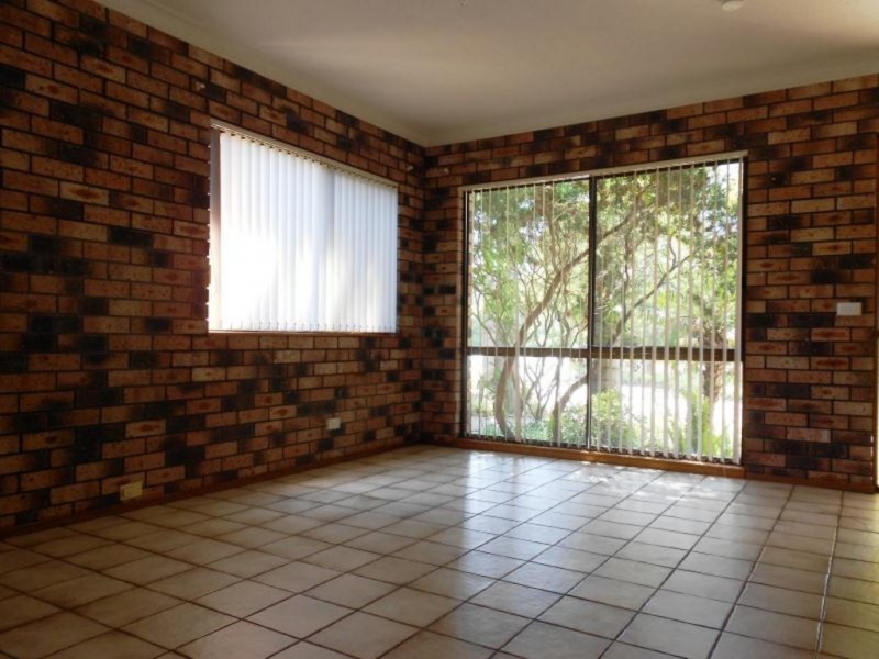 2/2 Foam Street, Surfside NSW 2536