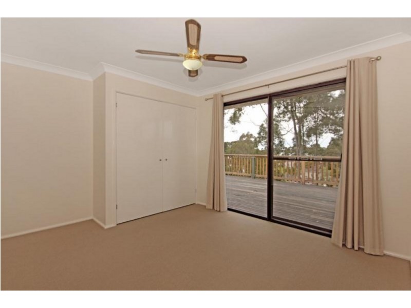 13 Hawks Nest Place, Surfside NSW 2536