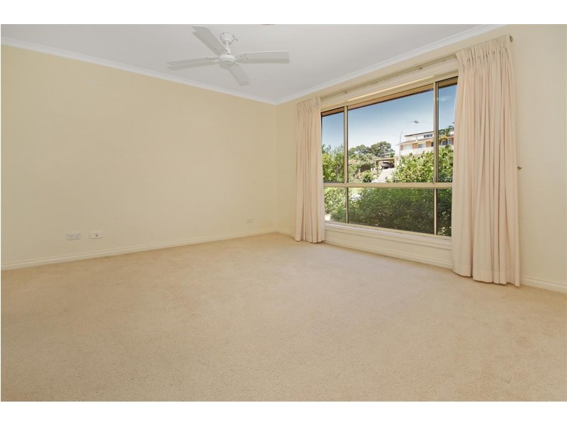 14 Karoola Crescent, Surfside NSW 2536