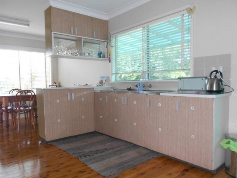 1 Riverview Crescent, Batemans Bay NSW 2536