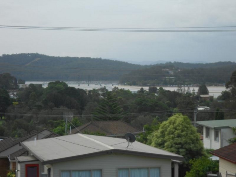 1 Riverview Crescent, Batemans Bay NSW 2536