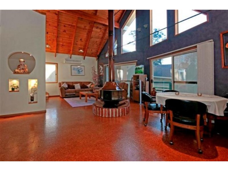 37 Peninsula Dr, North Batemans Bay NSW 2536