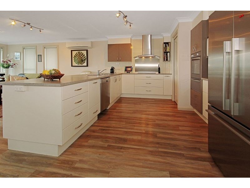 85 Courtenay Crescent, Long Beach NSW 2536