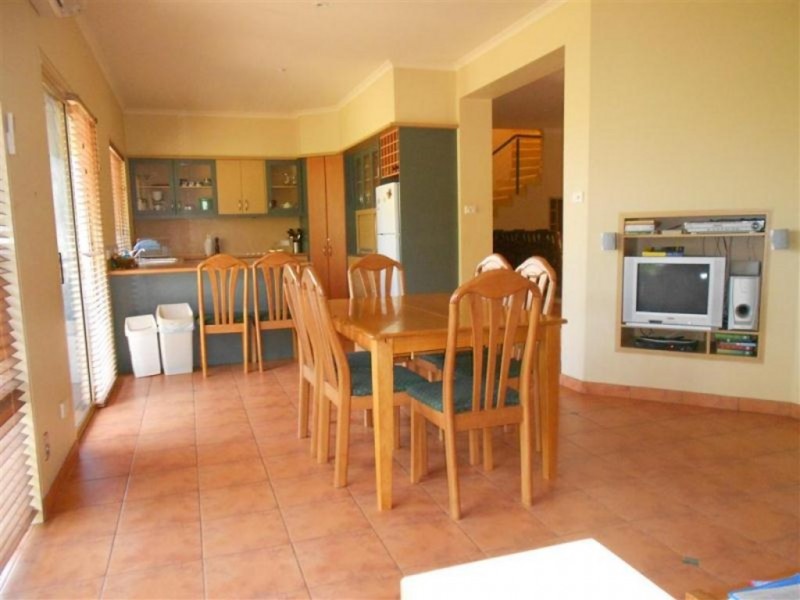 4 Currell Close, Malua Bay NSW 2536