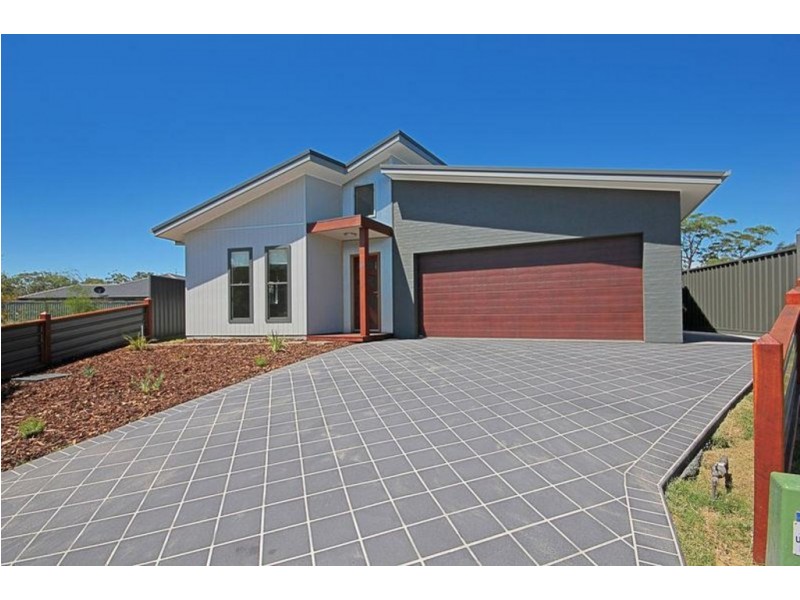 17 Griffiths Run, Broulee NSW 2537