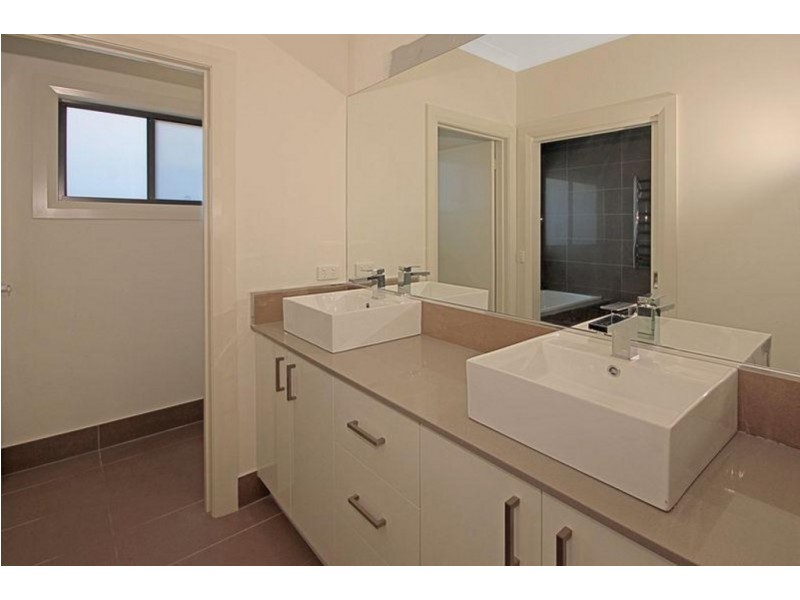 17 Griffiths Run, Broulee NSW 2537