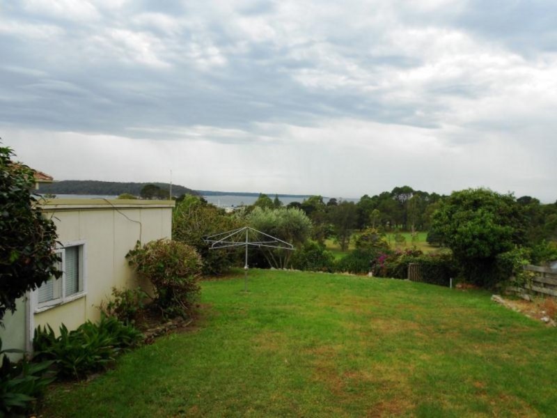 27 Bavarde Avenue, Batemans Bay NSW 2536