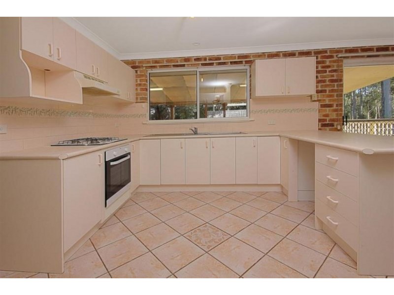 10 Sunshine Bay Road, Sunshine Bay NSW 2536