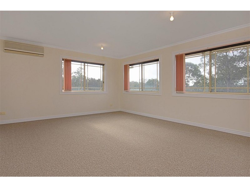 15 Karoola Crescent, Surfside NSW 2536