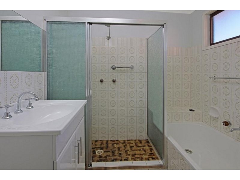 29 Calton Road, Batehaven NSW 2536