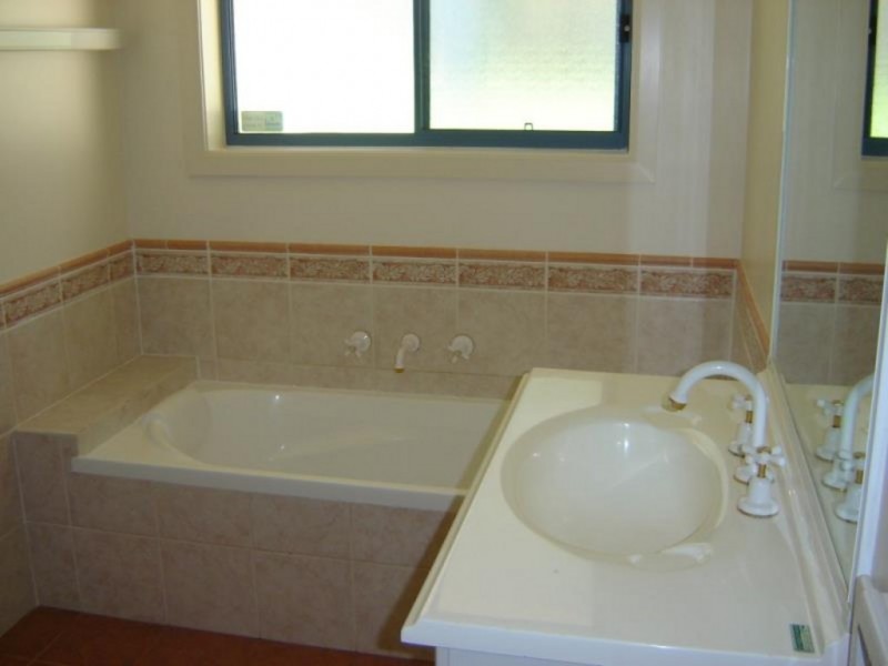 2/13 Paul Place BATEHAVEN, Batehaven NSW 2536