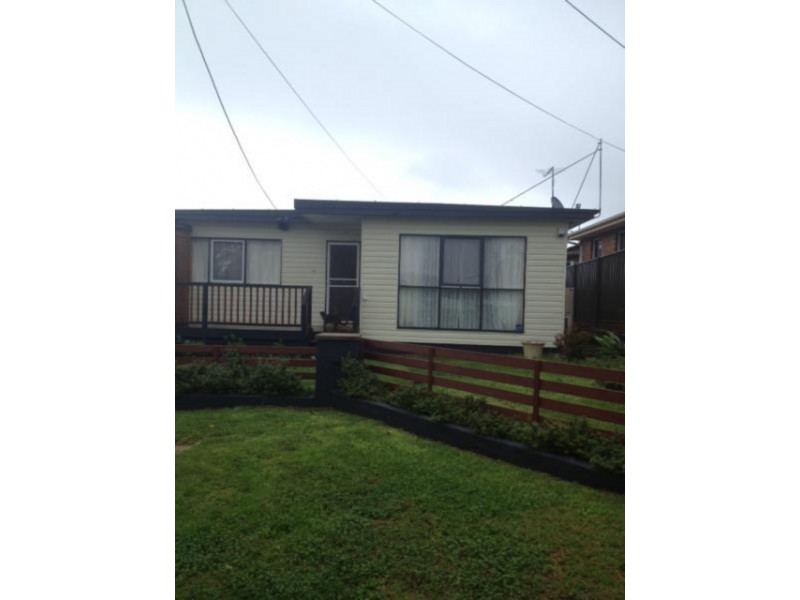 15 Berrima Parade, Surfside NSW 2536