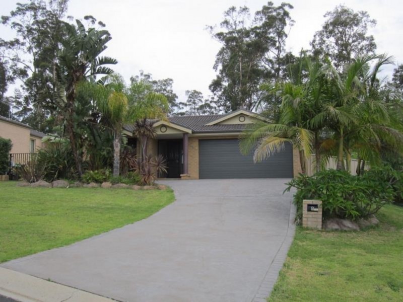 8 Batman Place, Sunshine Bay NSW 2536