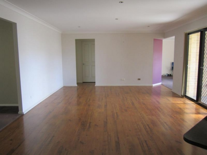 8 Batman Place, Sunshine Bay NSW 2536