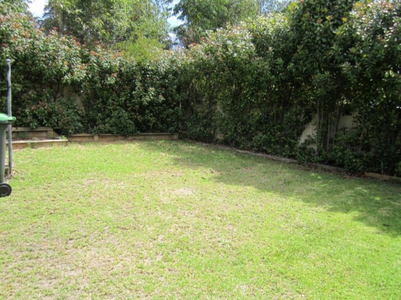 8 Batman Place, Sunshine Bay NSW 2536