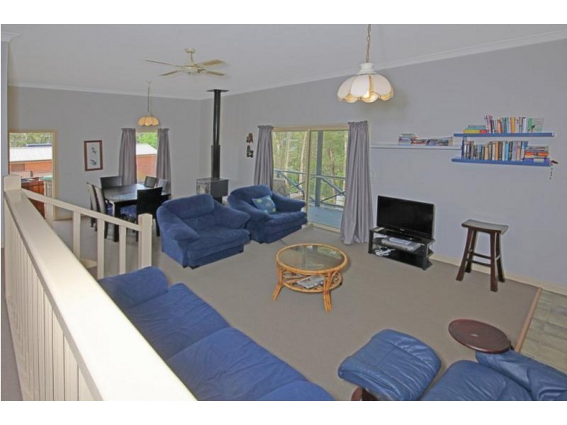 60 Berrima Parade, Surfside NSW 2536