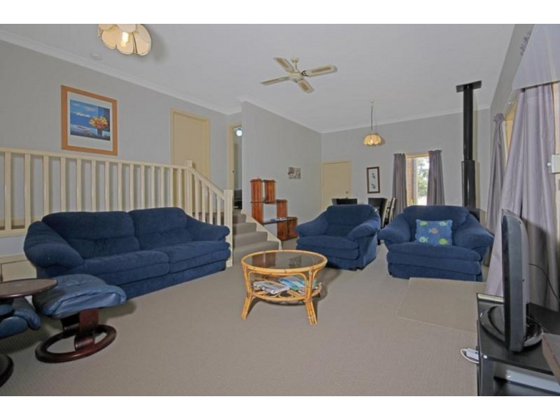 60 Berrima Parade, Surfside NSW 2536