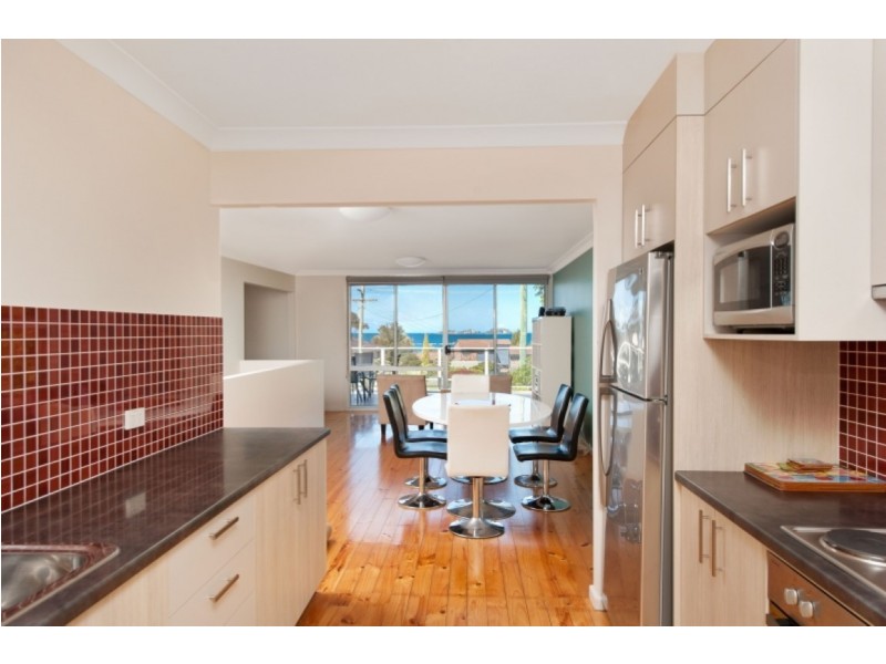 2 Calton Road, Batehaven NSW 2536