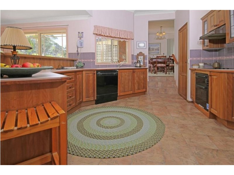 24 Pleasurelea Drive, Sunshine Bay NSW 2536