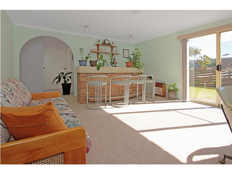 2/74 Eric Fenning Drive, Surf Beach NSW 2536