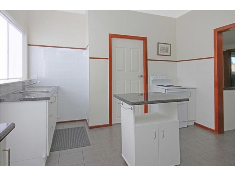 4 Avalon St, Batemans Bay NSW 2536