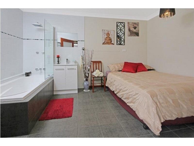 4 Avalon St, Batemans Bay NSW 2536