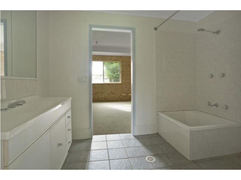 4 Osprey Place, Surfside NSW 2536