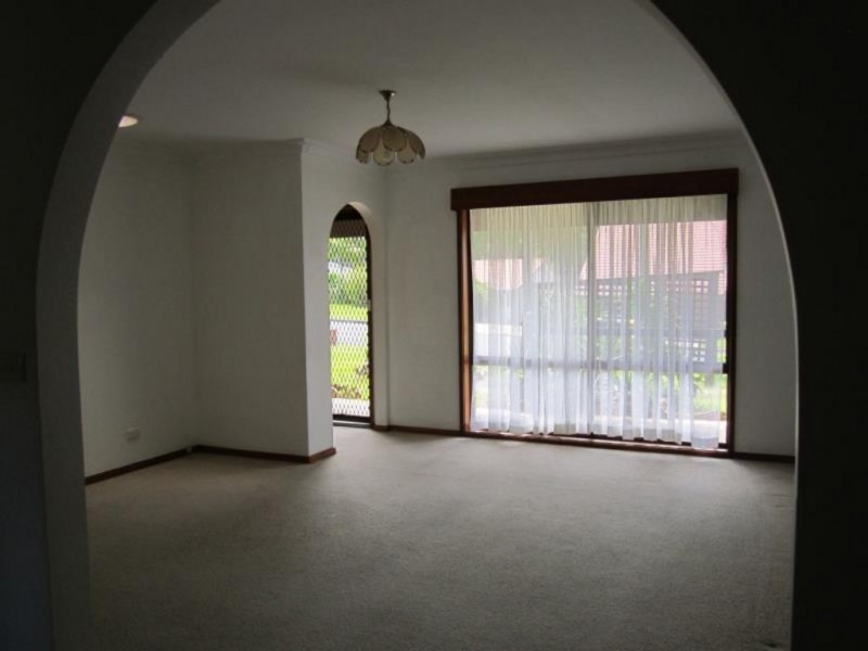 8 Cook Avenue, Surf Beach NSW 2536