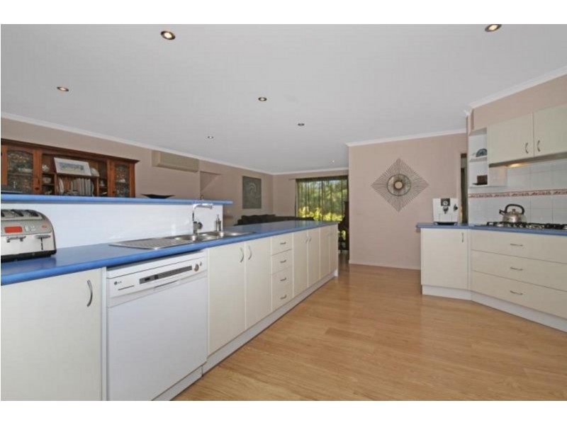 14 Gibson Place, Batehaven NSW 2536