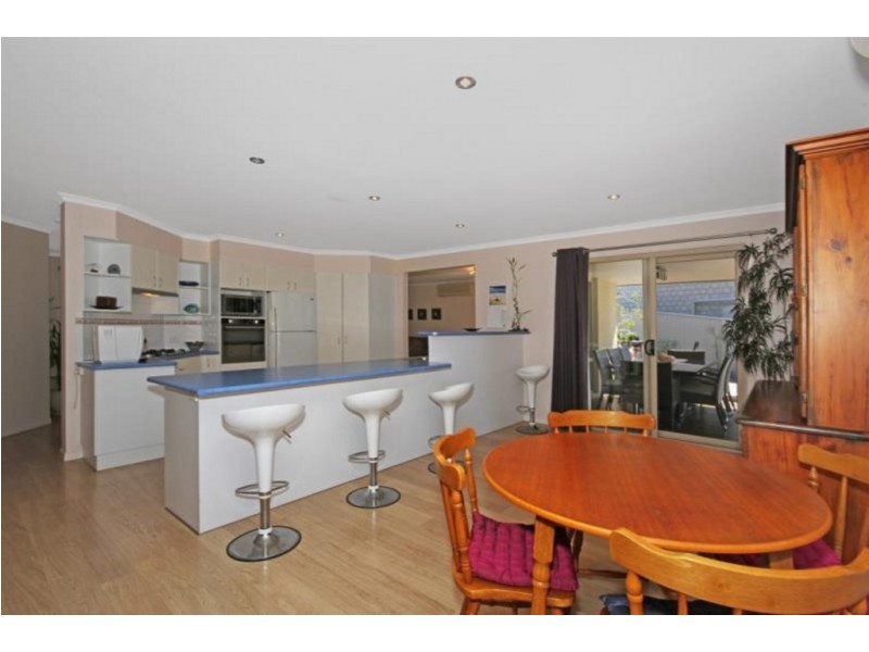 14 Gibson Place, Batehaven NSW 2536