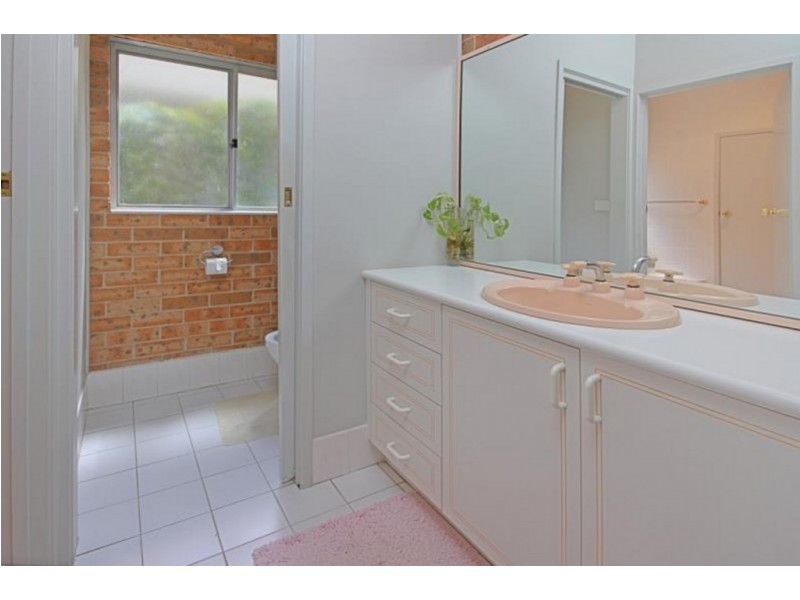 33 Bernadette Boulevard, Batehaven NSW 2536
