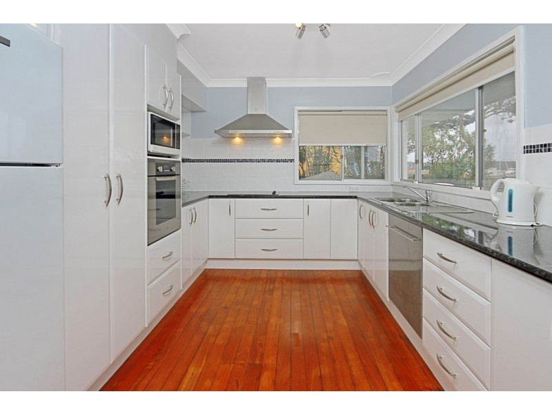 39 Beach Road, Batemans Bay NSW 2536