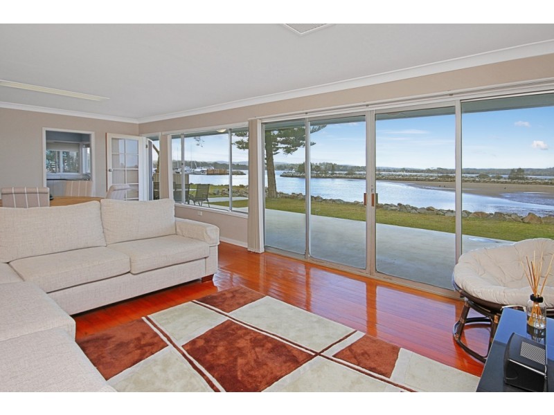 39 Beach Road, Batemans Bay NSW 2536
