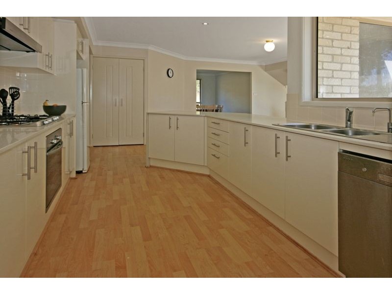 43 Broomfield Cres, Long Beach NSW 2536