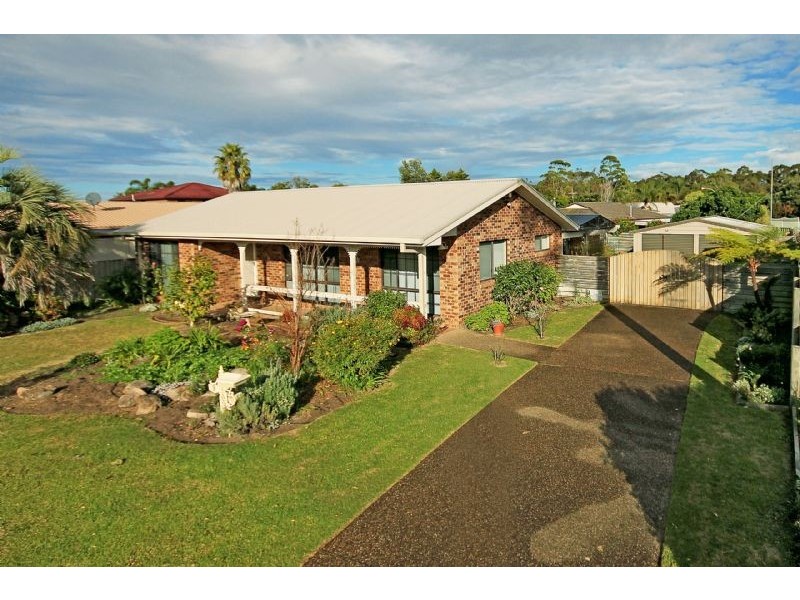 9 Blue Gum Parade, Maloneys Beach NSW 2536